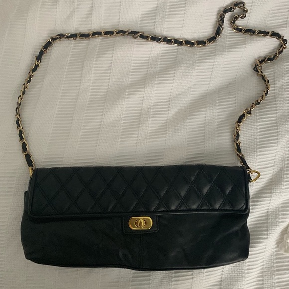 Black Quilted leather bag - with gold chain - Picture 1 of 3